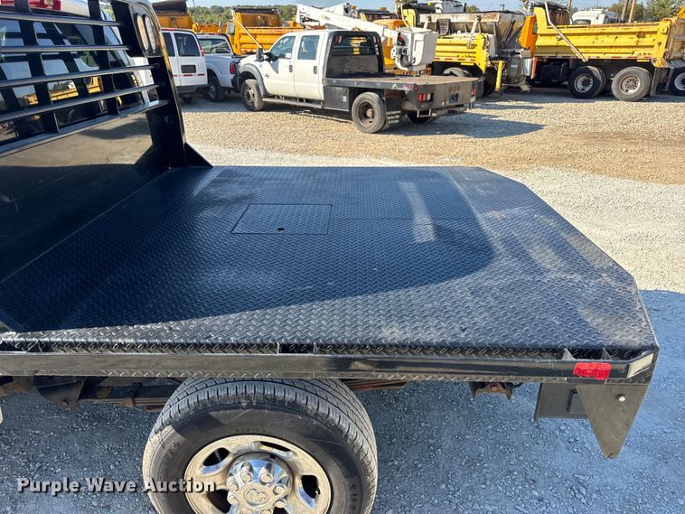 image for item DO2405 2006 Dodge Ram 2500HD Quad Cab flatbed pickup truck