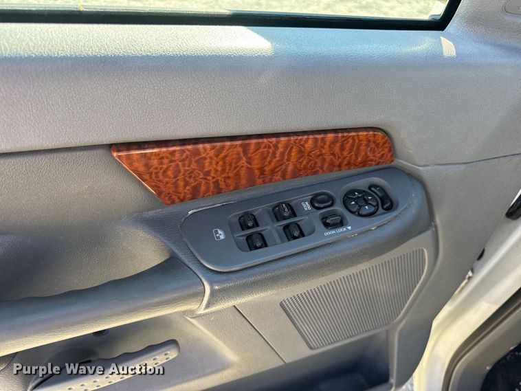 image for item DO2405 2006 Dodge Ram 2500HD Quad Cab flatbed pickup truck