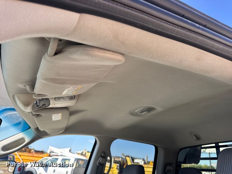 image for item DO2405 2006 Dodge Ram 2500HD Quad Cab flatbed pickup truck