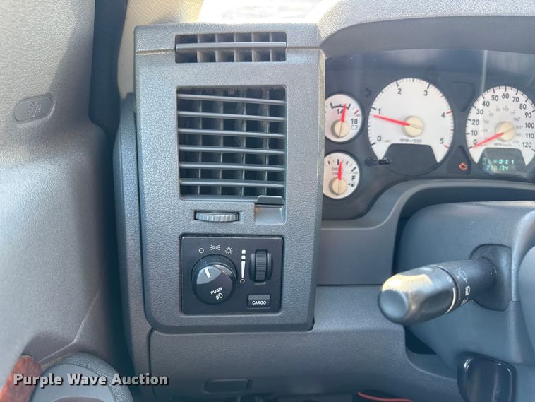 image for item DO2405 2006 Dodge Ram 2500HD Quad Cab flatbed pickup truck