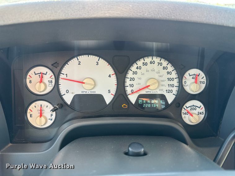 image for item DO2405 2006 Dodge Ram 2500HD Quad Cab flatbed pickup truck