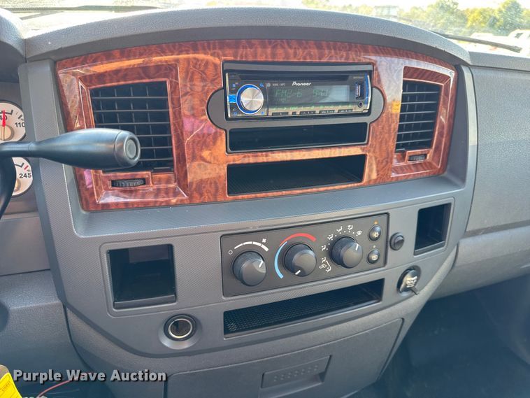 image for item DO2405 2006 Dodge Ram 2500HD Quad Cab flatbed pickup truck