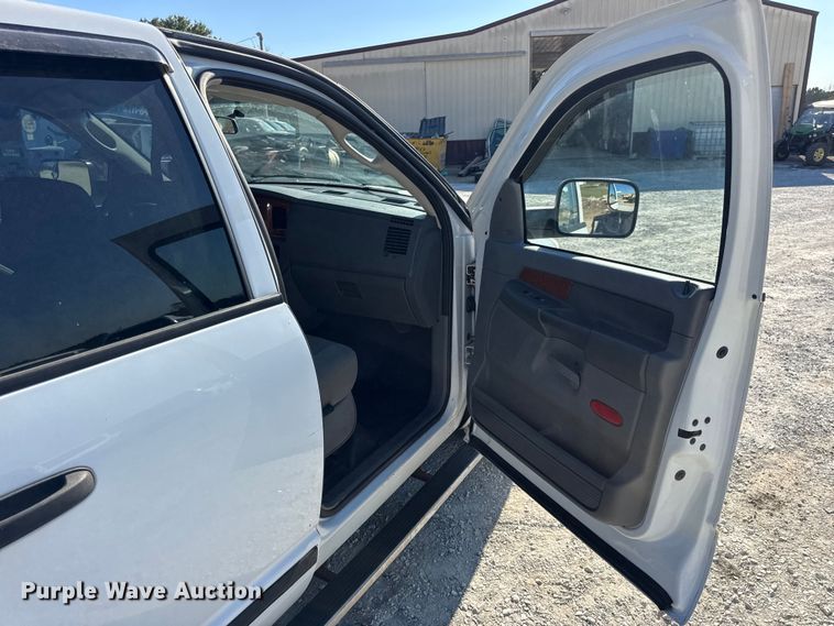 image for item DO2405 2006 Dodge Ram 2500HD Quad Cab flatbed pickup truck