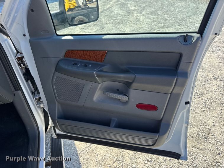 image for item DO2405 2006 Dodge Ram 2500HD Quad Cab flatbed pickup truck