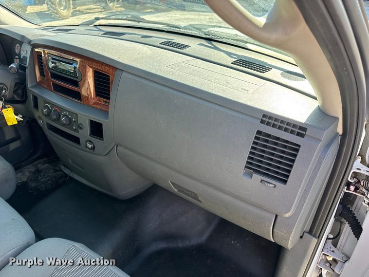 image for item DO2405 2006 Dodge Ram 2500HD Quad Cab flatbed pickup truck