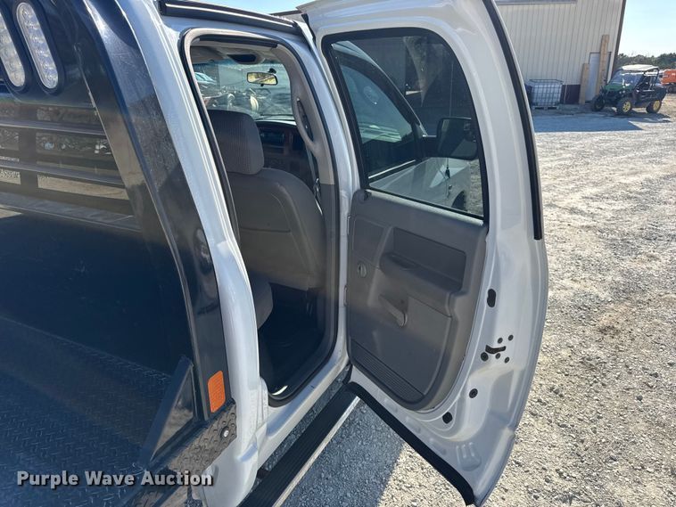 image for item DO2405 2006 Dodge Ram 2500HD Quad Cab flatbed pickup truck