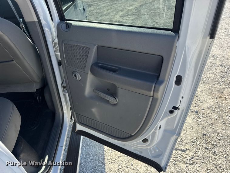 image for item DO2405 2006 Dodge Ram 2500HD Quad Cab flatbed pickup truck