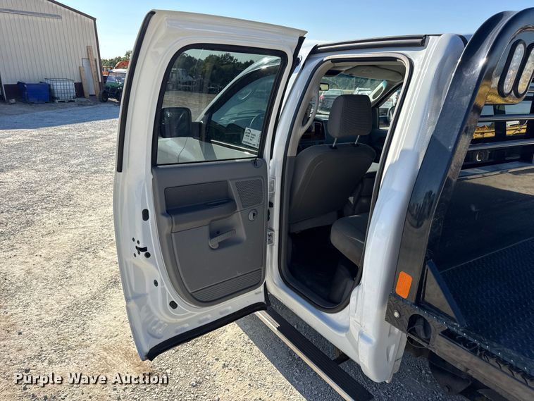 image for item DO2405 2006 Dodge Ram 2500HD Quad Cab flatbed pickup truck