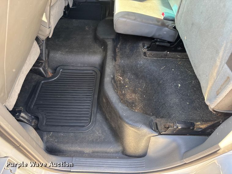 image for item DO2405 2006 Dodge Ram 2500HD Quad Cab flatbed pickup truck