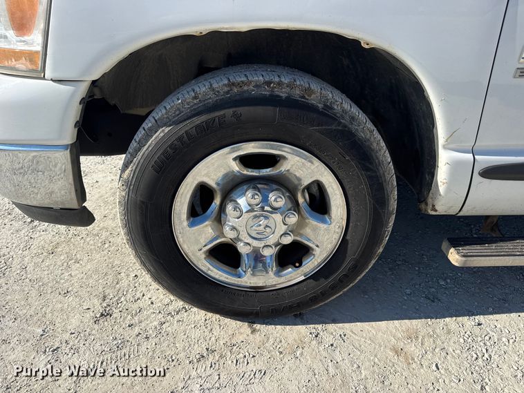 image for item DO2405 2006 Dodge Ram 2500HD Quad Cab flatbed pickup truck