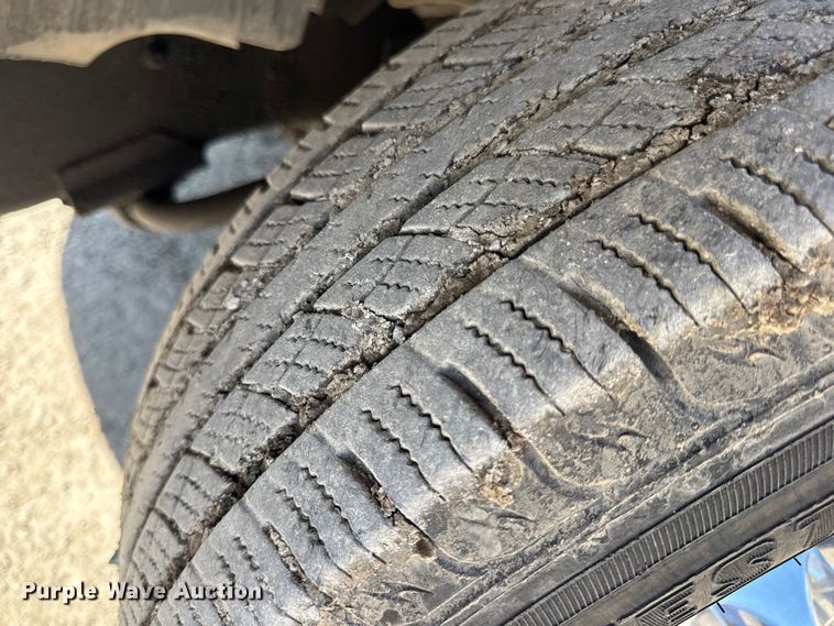 image for item DO2405 2006 Dodge Ram 2500HD Quad Cab flatbed pickup truck