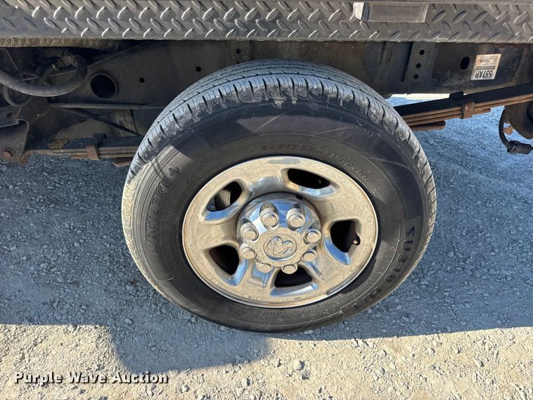 image for item DO2405 2006 Dodge Ram 2500HD Quad Cab flatbed pickup truck