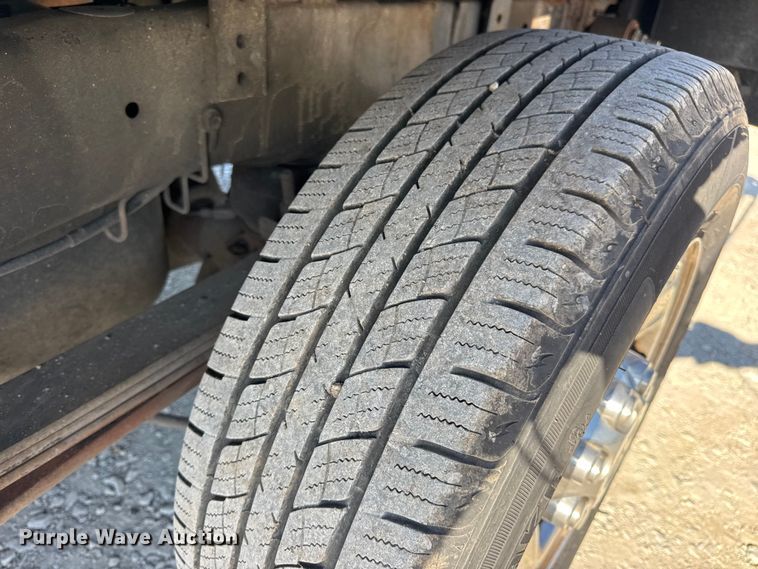 image for item DO2405 2006 Dodge Ram 2500HD Quad Cab flatbed pickup truck