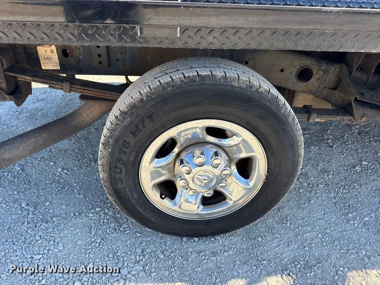 image for item DO2405 2006 Dodge Ram 2500HD Quad Cab flatbed pickup truck