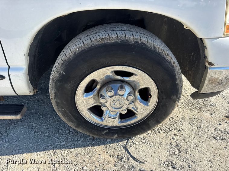 image for item DO2405 2006 Dodge Ram 2500HD Quad Cab flatbed pickup truck