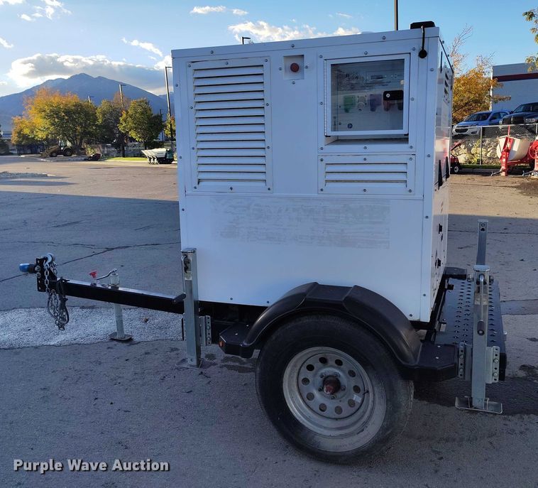 image for item DP5068 2021 Evergreen Mobile Power Juice Box 25LGP generator