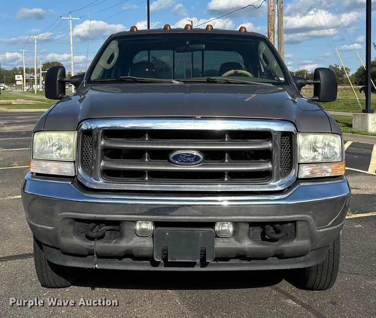 image for item DP8862 2004 Ford F350 Super Duty Lariat Crew Cab pickup truck