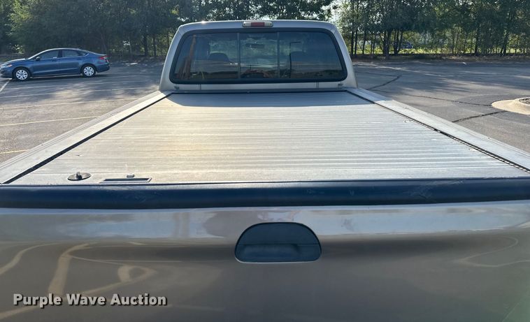 image for item DP8862 2004 Ford F350 Super Duty Lariat Crew Cab pickup truck