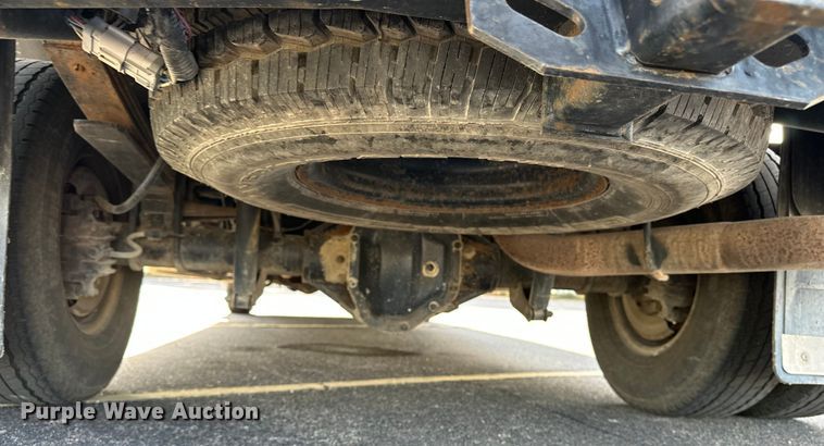 image for item DP8862 2004 Ford F350 Super Duty Lariat Crew Cab pickup truck