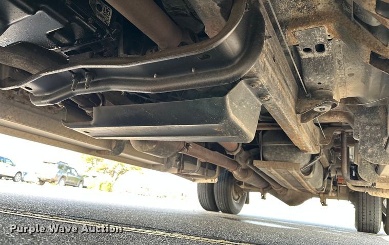 image for item DP8862 2004 Ford F350 Super Duty Lariat Crew Cab pickup truck