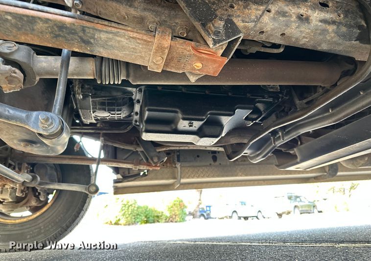 image for item DP8862 2004 Ford F350 Super Duty Lariat Crew Cab pickup truck