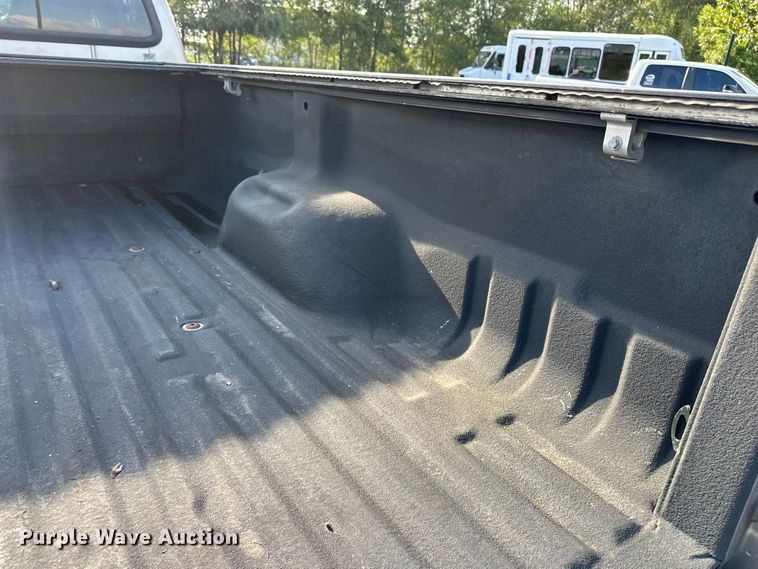 image for item DP8862 2004 Ford F350 Super Duty Lariat Crew Cab pickup truck