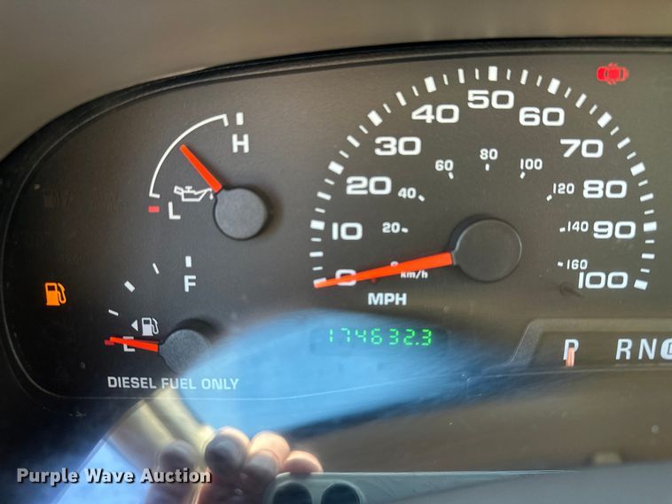 image for item DP8862 2004 Ford F350 Super Duty Lariat Crew Cab pickup truck