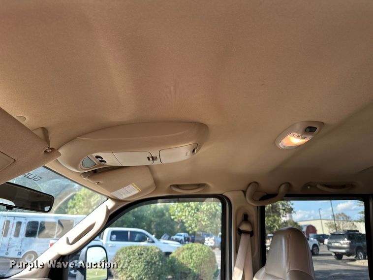 image for item DP8862 2004 Ford F350 Super Duty Lariat Crew Cab pickup truck