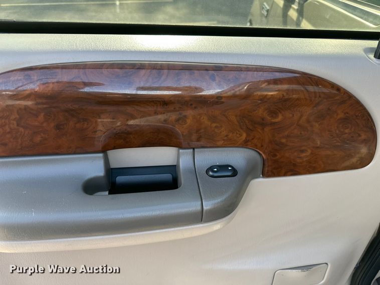 image for item DP8862 2004 Ford F350 Super Duty Lariat Crew Cab pickup truck