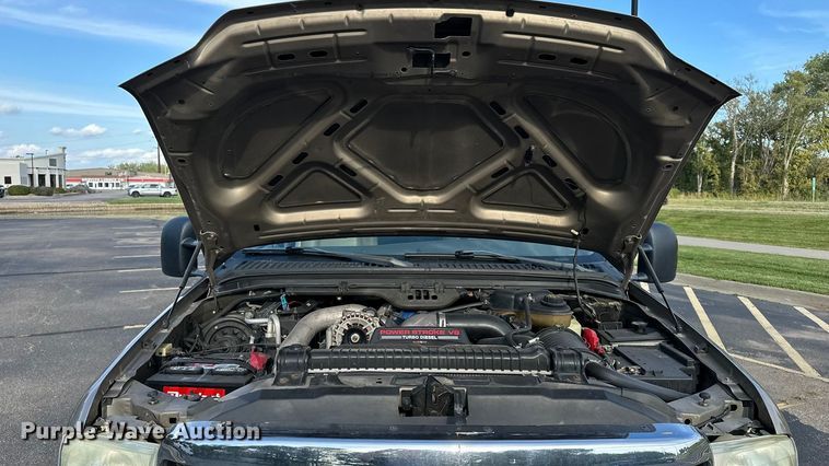 image for item DP8862 2004 Ford F350 Super Duty Lariat Crew Cab pickup truck