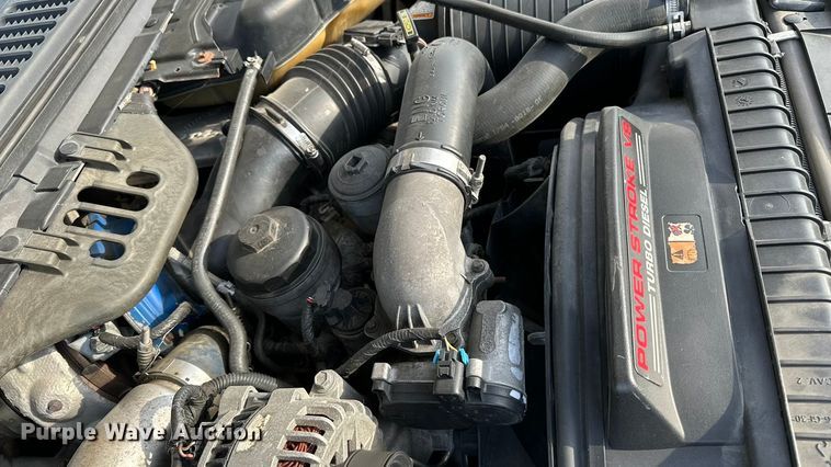 image for item DP8862 2004 Ford F350 Super Duty Lariat Crew Cab pickup truck