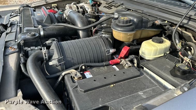 image for item DP8862 2004 Ford F350 Super Duty Lariat Crew Cab pickup truck