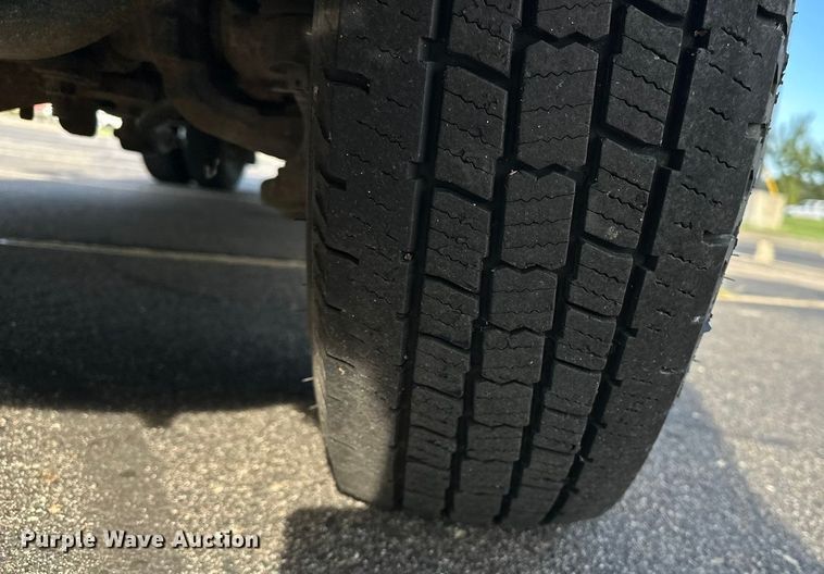 image for item DP8862 2004 Ford F350 Super Duty Lariat Crew Cab pickup truck