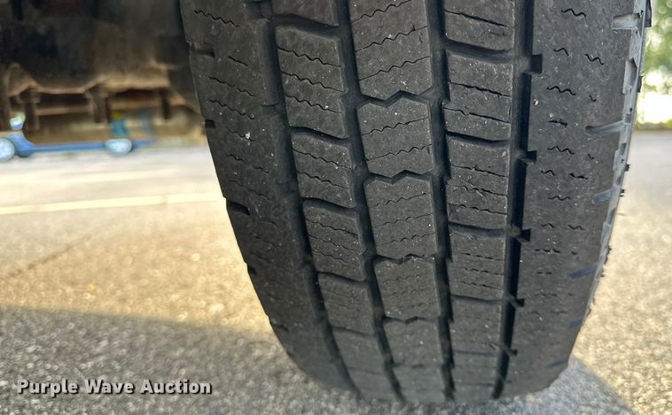 image for item DP8862 2004 Ford F350 Super Duty Lariat Crew Cab pickup truck