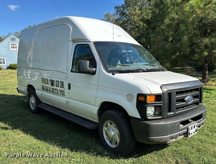 image for item DP8889 2008 Ford E350 Super Duty van