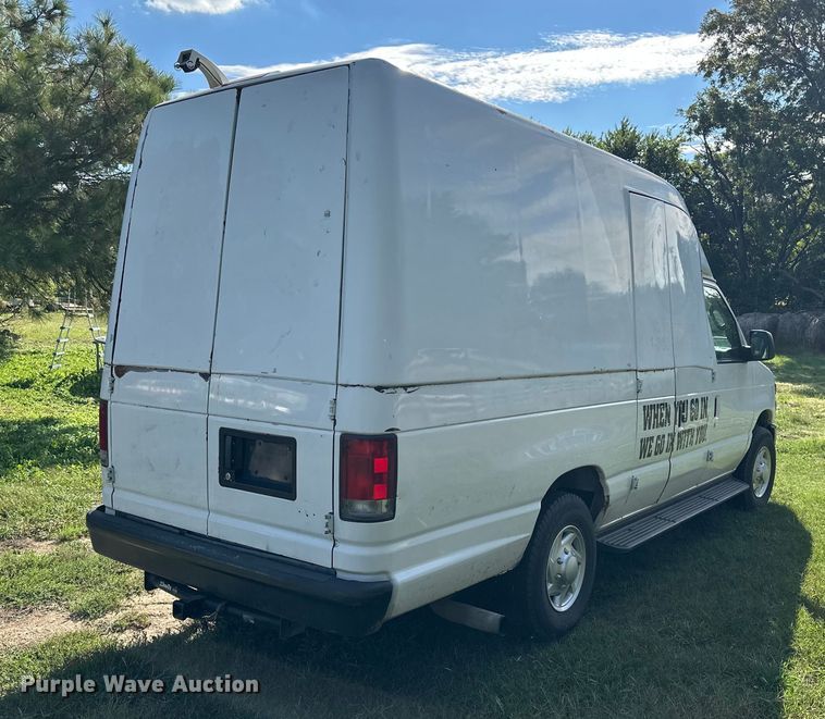 image for item DP8889 2008 Ford E350 Super Duty van