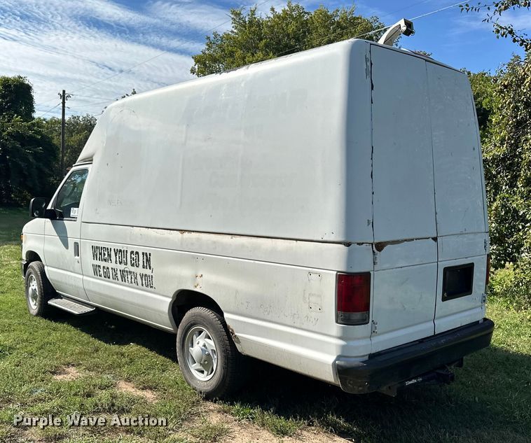 image for item DP8889 2008 Ford E350 Super Duty van