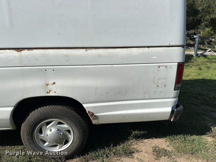 image for item DP8889 2008 Ford E350 Super Duty van