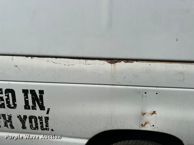 image for item DP8889 2008 Ford E350 Super Duty van