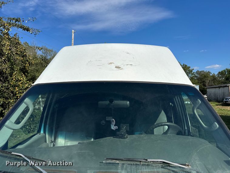 image for item DP8889 2008 Ford E350 Super Duty van