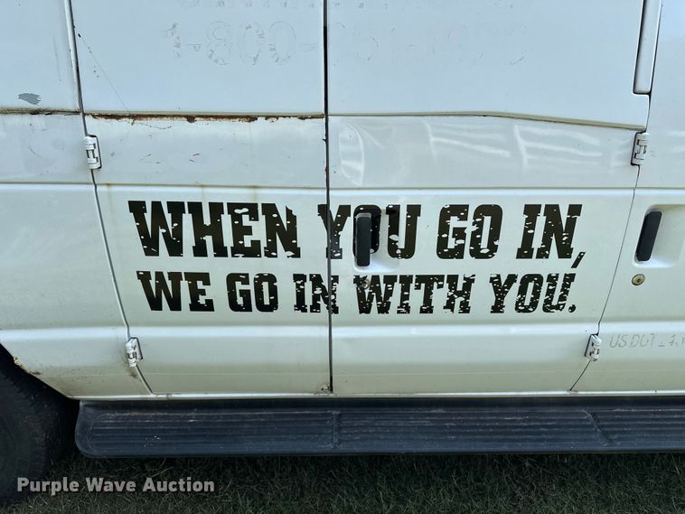 image for item DP8889 2008 Ford E350 Super Duty van