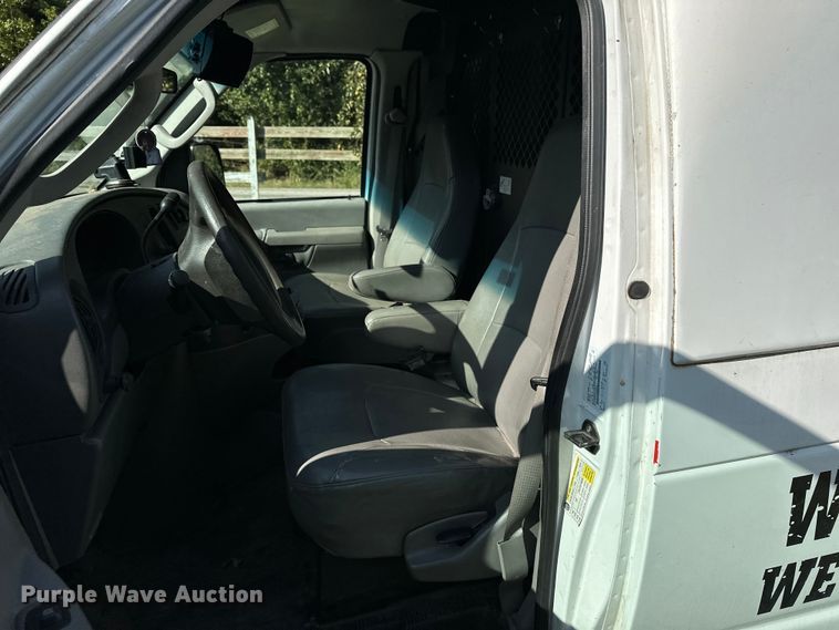 image for item DP8889 2008 Ford E350 Super Duty van