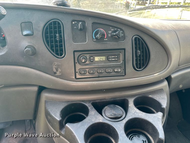 image for item DP8889 2008 Ford E350 Super Duty van