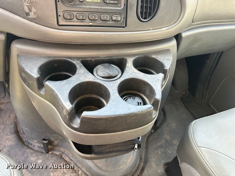 image for item DP8889 2008 Ford E350 Super Duty van