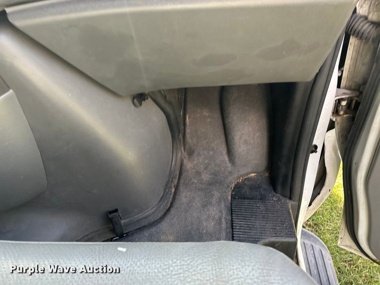 image for item DP8889 2008 Ford E350 Super Duty van