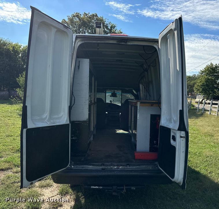 image for item DP8889 2008 Ford E350 Super Duty van