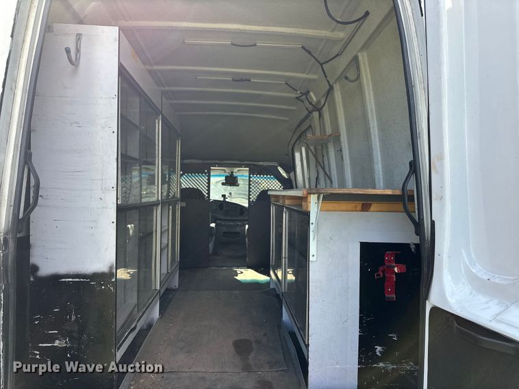 image for item DP8889 2008 Ford E350 Super Duty van
