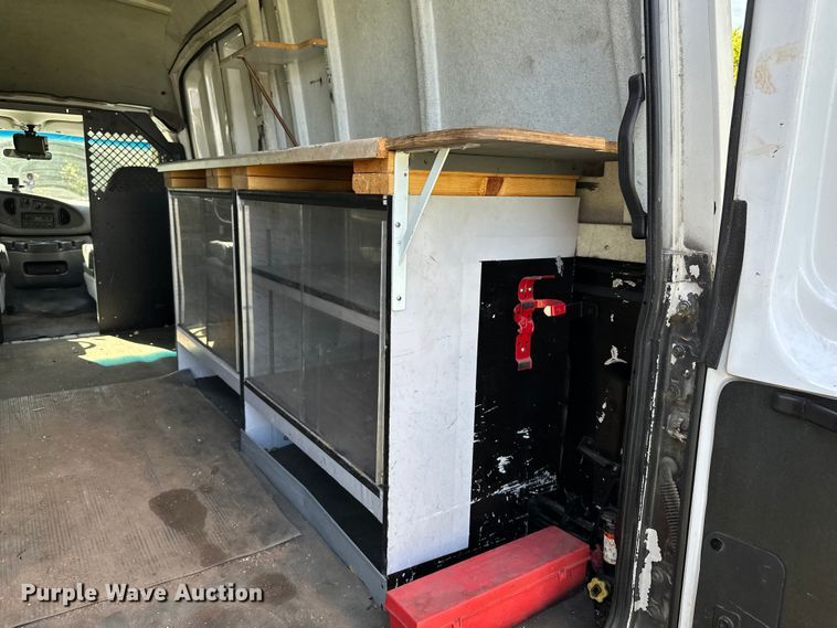 image for item DP8889 2008 Ford E350 Super Duty van