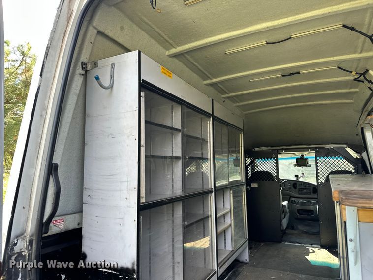 image for item DP8889 2008 Ford E350 Super Duty van
