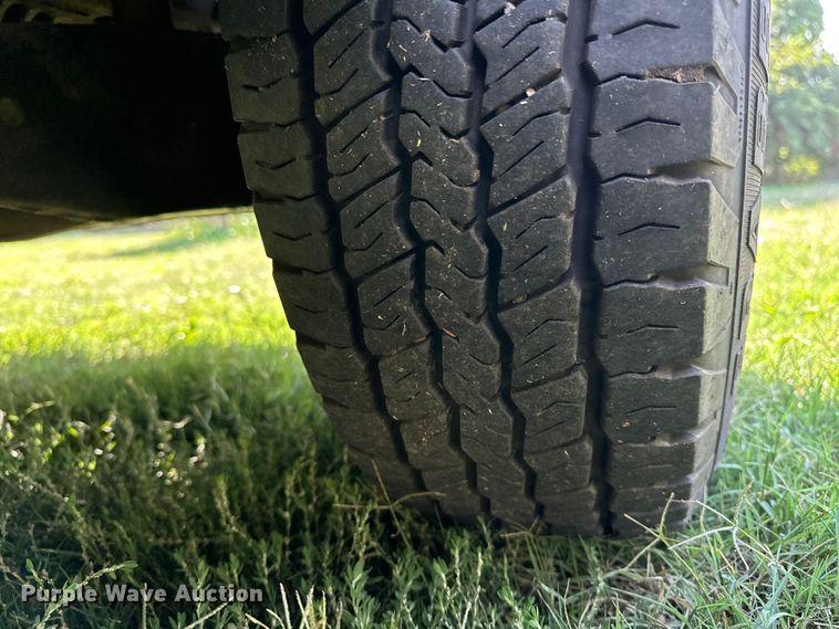 image for item DP8889 2008 Ford E350 Super Duty van